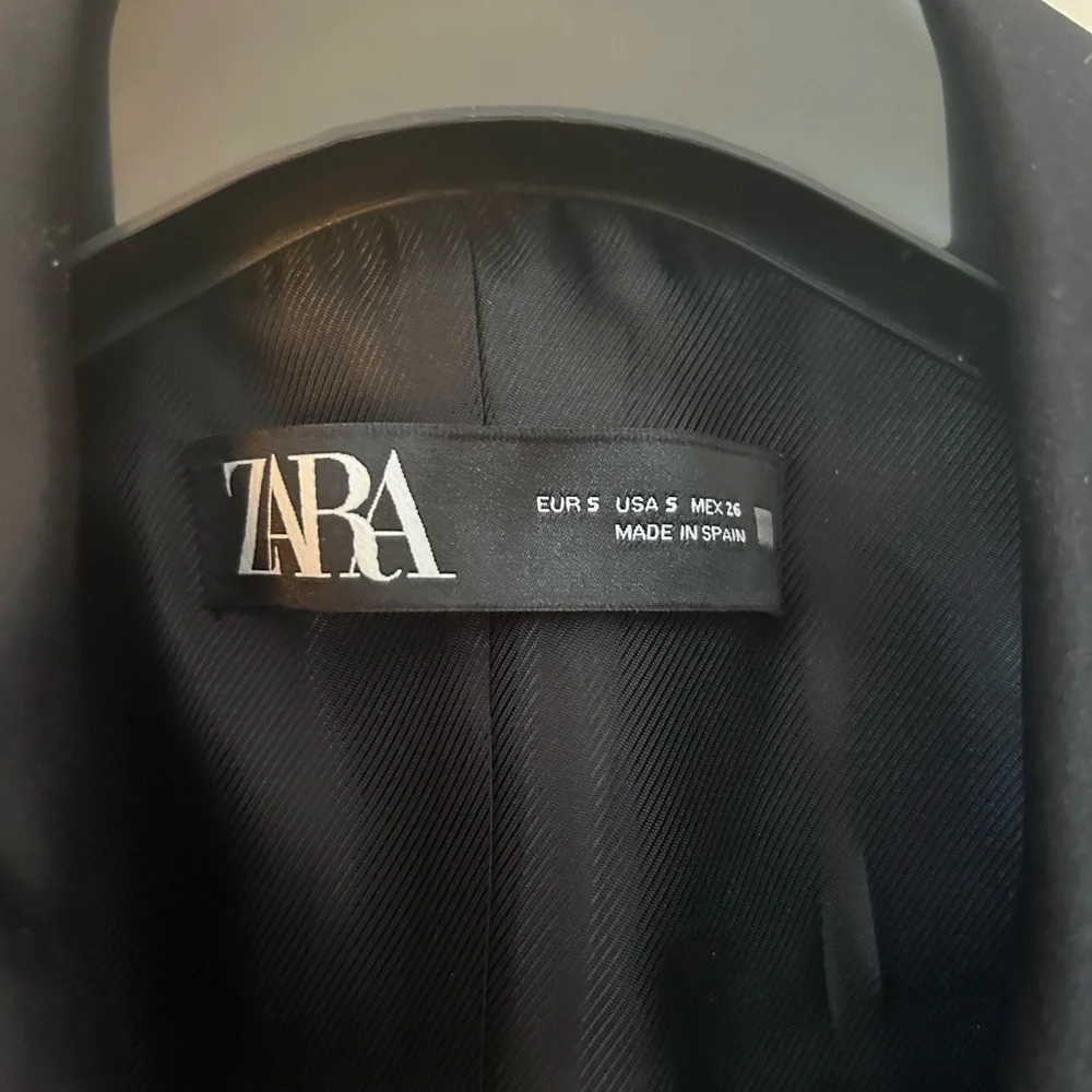Zara Elegant Black Women's Tuxedo - Picture 9 of 12